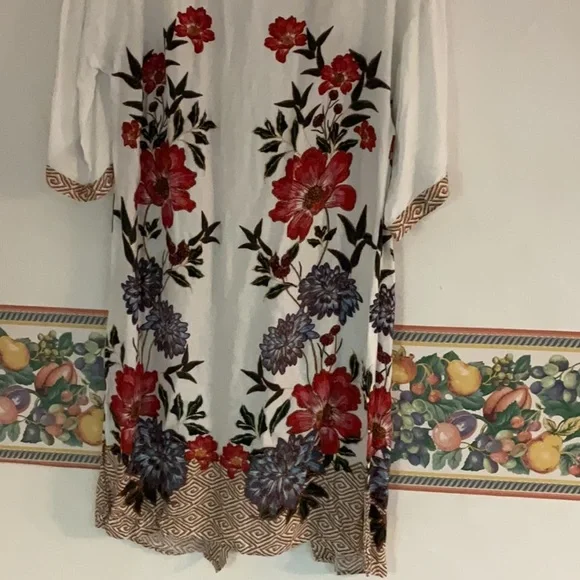 DR2 Floral Kimono/Duster/Cover-Up, Size S/M, White/Red - Picture 4 of 9